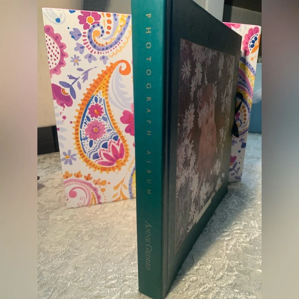 Vintage Anne Geddes photo album from 1997 EUC